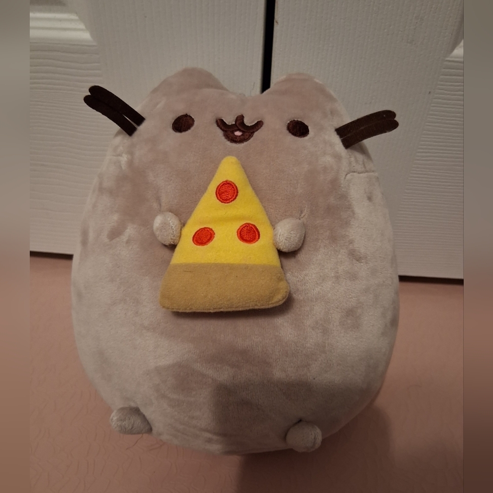 Gund Pusheen Cat Holding Pizza